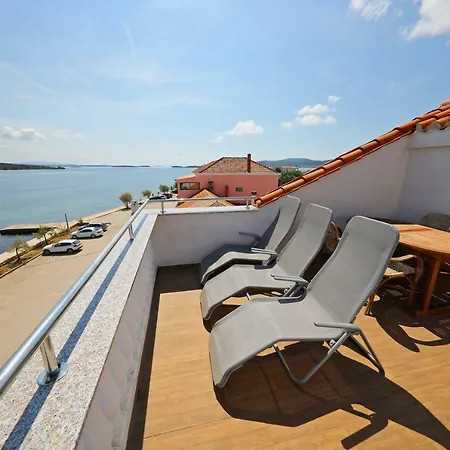 Apartament Postimana Pašman